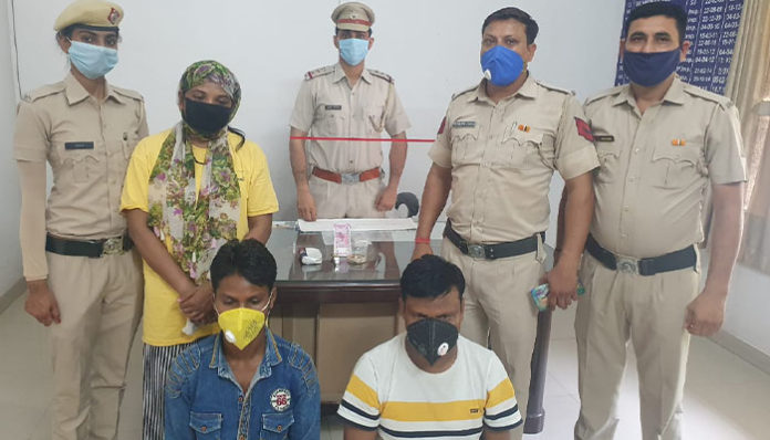 Three accused, including a woman stealing ₹ 8 lakh worth of jewelery and ₹ 120000 cash, were arrested by the Police Sector 8 police.