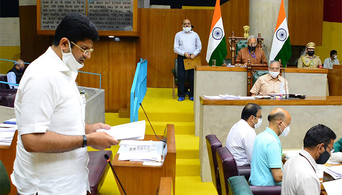 Deputy CM Dushyant Chautala closed the talk of former CM Hooda in the House on the matter of registries