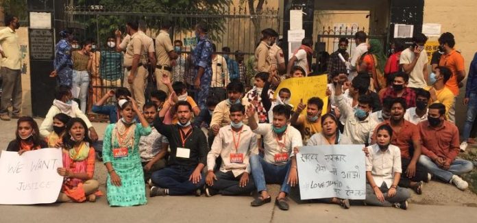 ABVP sitting on dharna demanding justice for Nikita Tomar