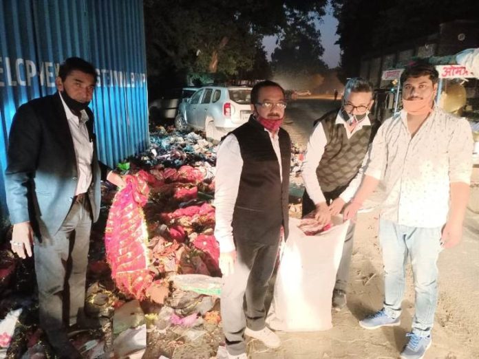 Members of Hinduist organizations and religious-social organizations expressed their displeasure after religious items were found in garbage