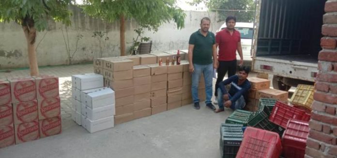 Crime Branch team arrested liquor smuggler at NHPC chowk