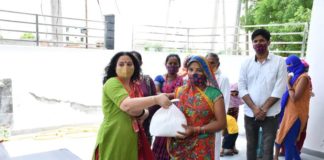 Stree Shakti Sansthan distributed food items and clothing masks to more than 100 needy families of Faridabad.