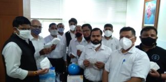 In collaboration with Seva Bharti, the Advocates Council distributed masks in the chambers