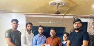 ABVP delegation submitted memorandum to MLA Rajesh Nagar to join JC Bose University