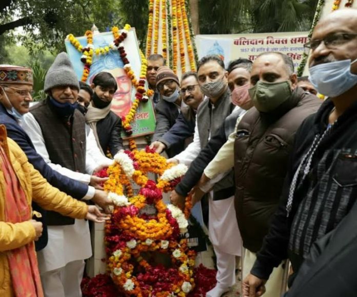 Martyr Raja Nahar Singh paid tribute on 164th martyrdom day by laying a wreath at the martyr's memorial