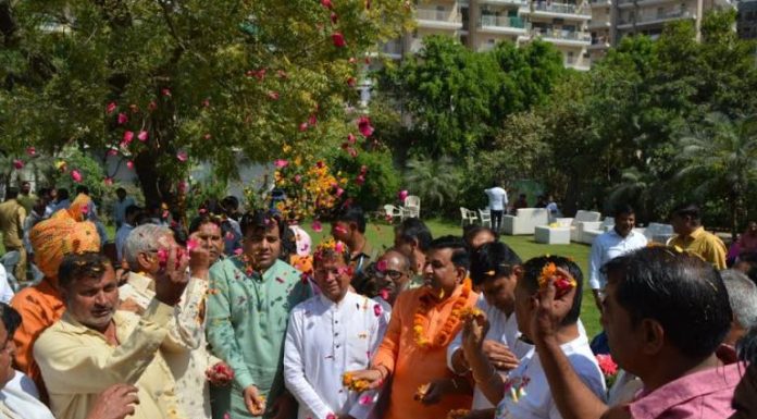 Thousands of people gathered in Holi Milan at MLA Rajesh Nagar's residence