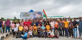 Youth of Ayudh spread 40000 seedballs near the highway