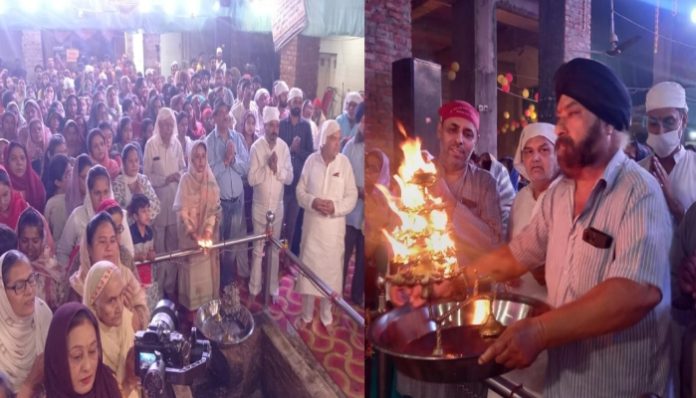 Grand worship of Mata Brahmacharini was performed in Maharani Vaishno Devi Temple.